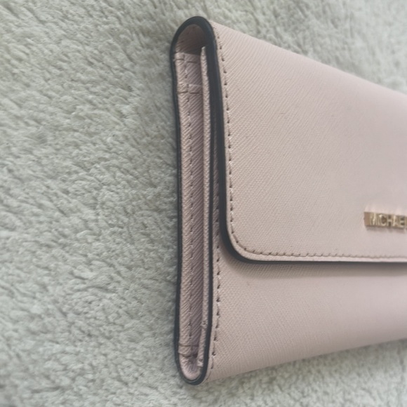 Michael Kors Pink Saffiano Leather Wallet EUC - Picture 3 of 11